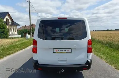 PEUGEOT Traveller 