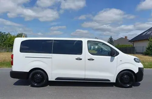 PEUGEOT Traveller 