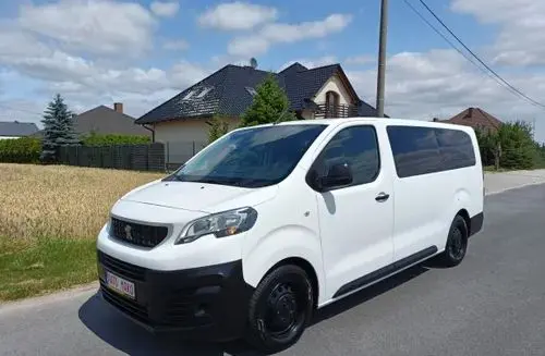 PEUGEOT Traveller 