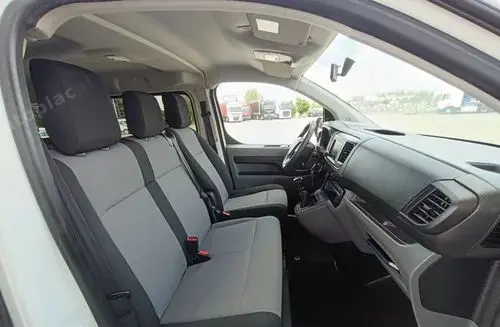 PEUGEOT Traveller 