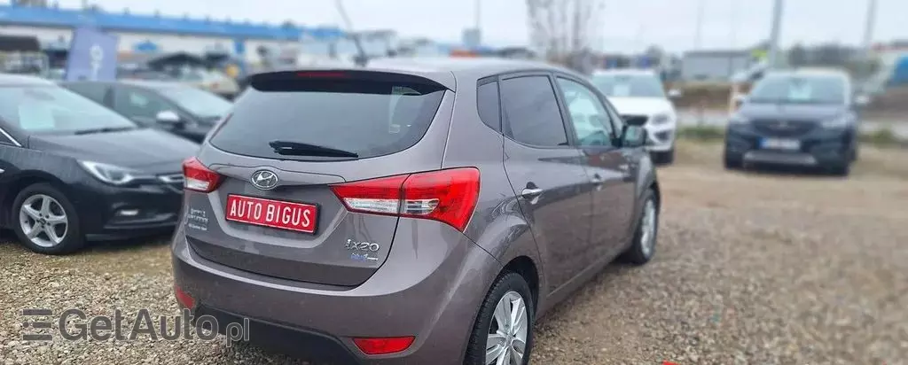 HYUNDAI Ix20 