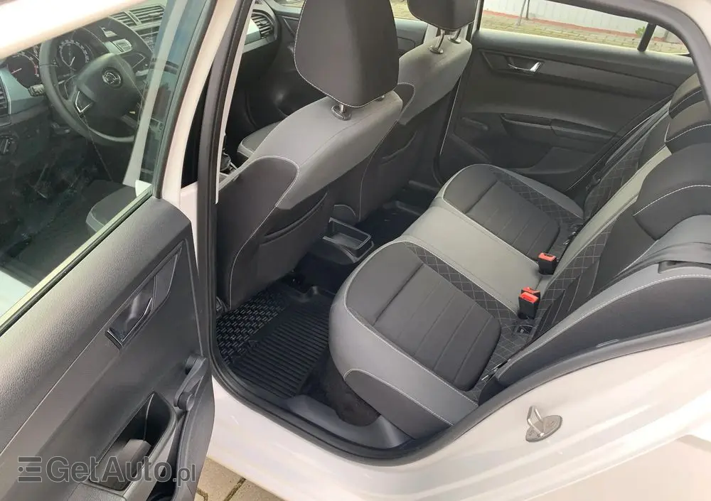 SKODA Fabia 1.0 Ambition