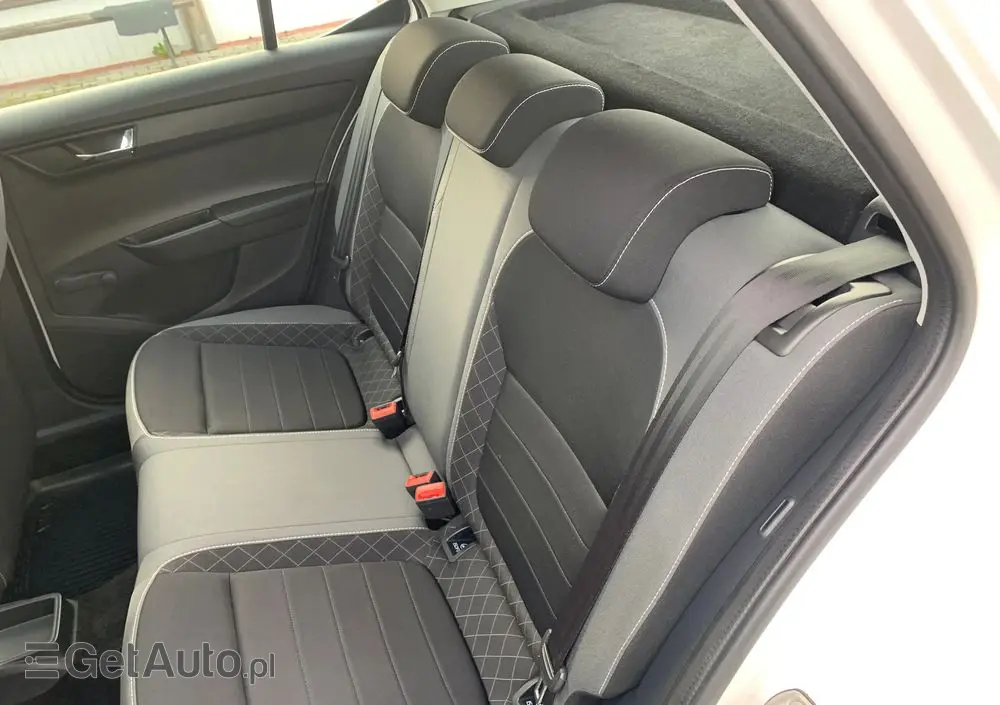 SKODA Fabia 1.0 Ambition