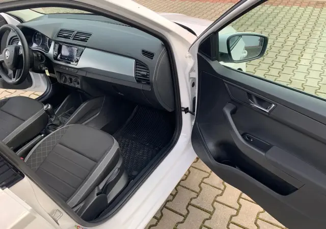 SKODA Fabia 1.0 Ambition
