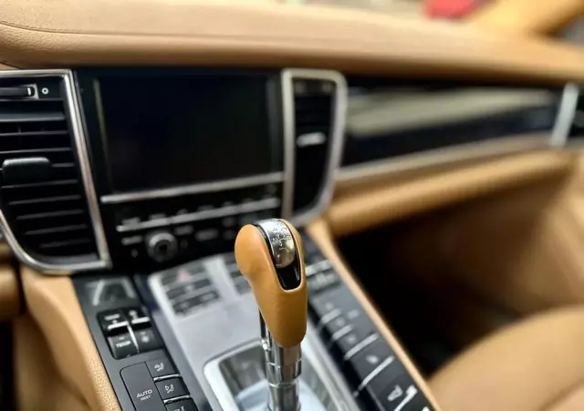 PORSCHE Panamera Diesel