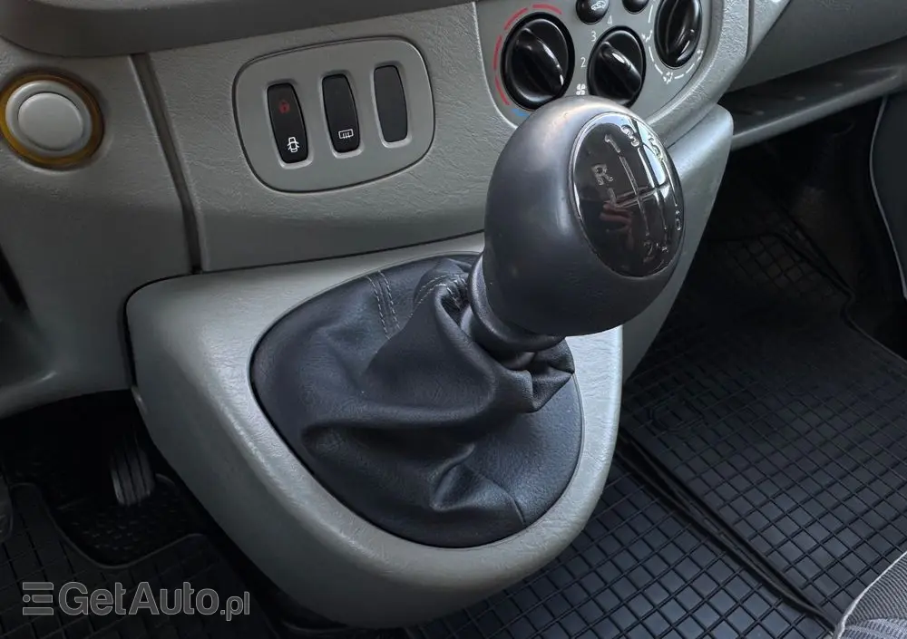 OPEL Vivaro 