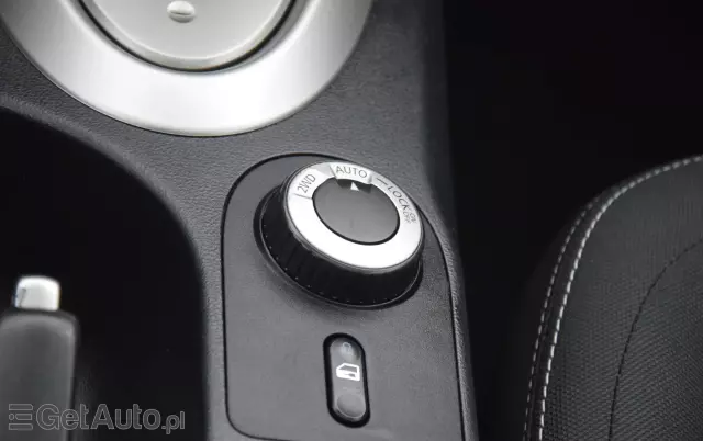 NISSAN Qashqai 2.0 4 x 4 CVT acenta