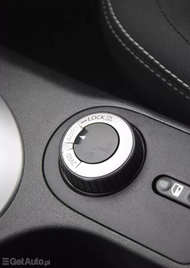 NISSAN Qashqai 2.0 4 x 4 CVT acenta