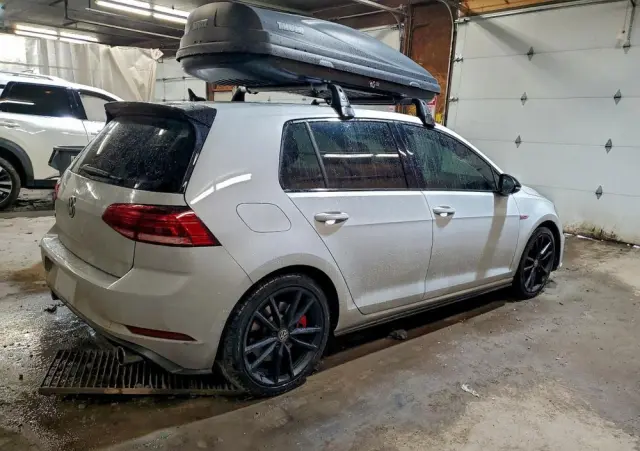 VOLKSWAGEN Golf GTI (BlueMotion Technology) DSG