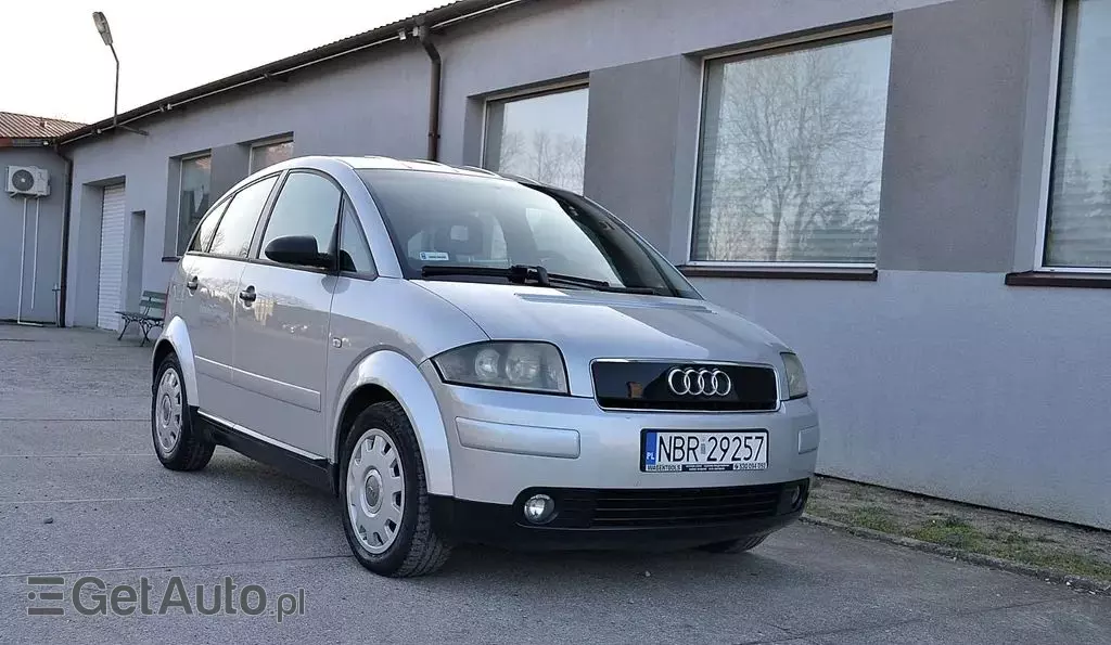 AUDI A2 