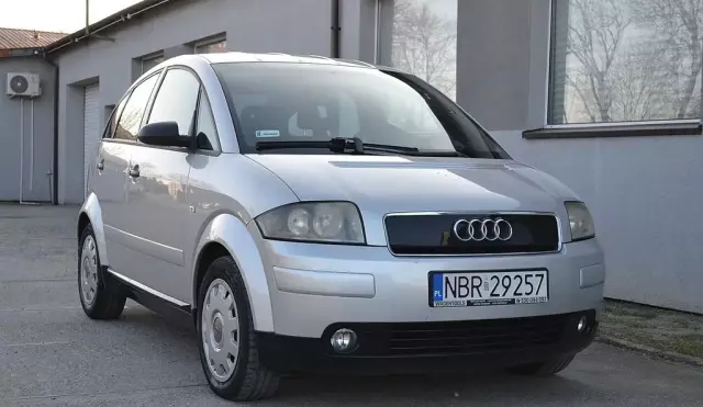 AUDI A2 