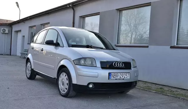 AUDI A2 