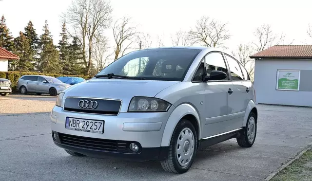 AUDI A2 