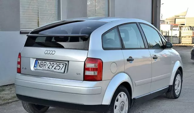 AUDI A2 