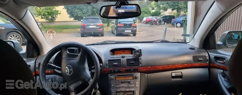 TOYOTA Avensis 