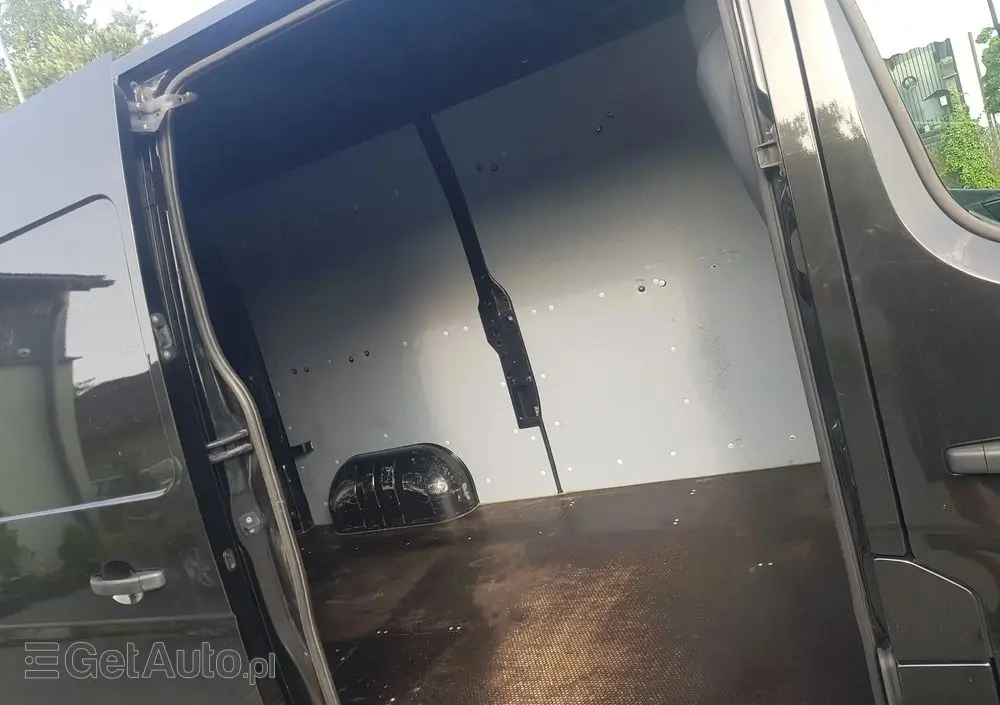 RENAULT 2.3dCi L2H2 3.5t Pack Clim 4d 