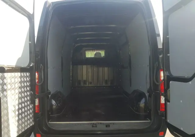 RENAULT 2.3dCi L2H2 3.5t Pack Clim 4d 