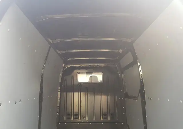 RENAULT 2.3dCi L2H2 3.5t Pack Clim 4d 