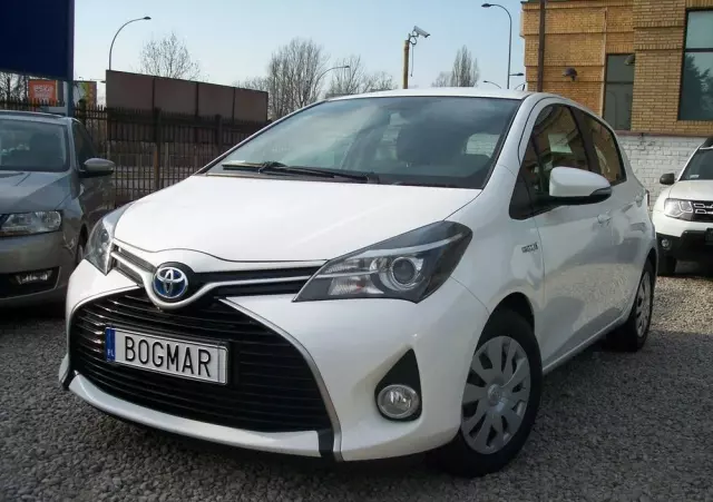 TOYOTA Yaris 