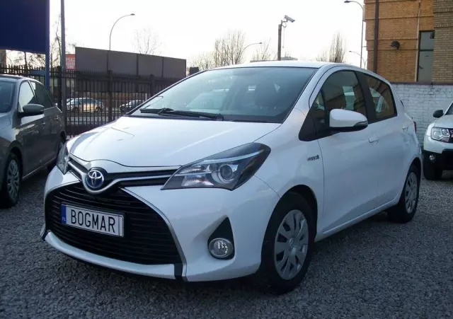 TOYOTA Yaris 
