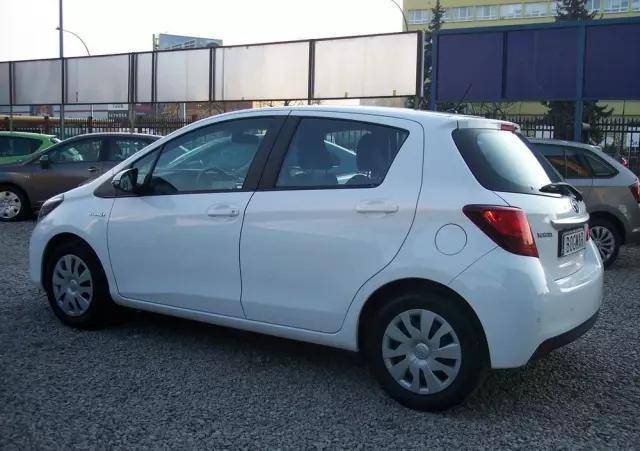 TOYOTA Yaris 