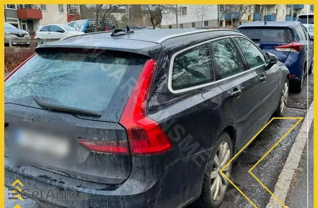VOLVO V90 