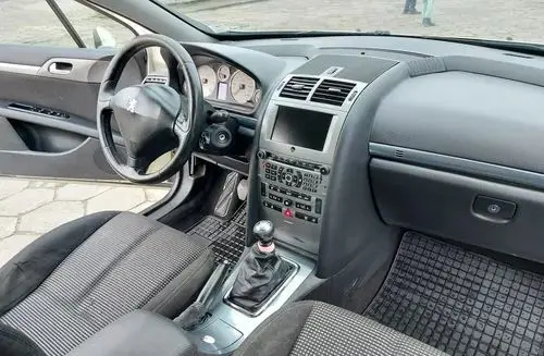 PEUGEOT 407 