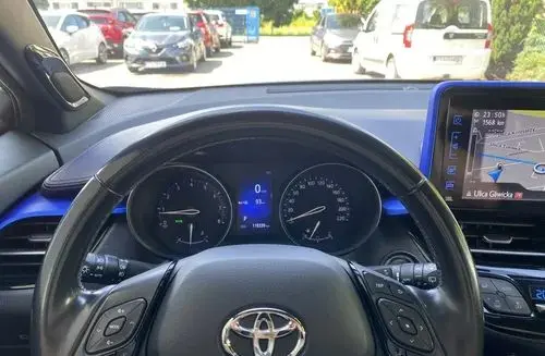 TOYOTA C-HR 