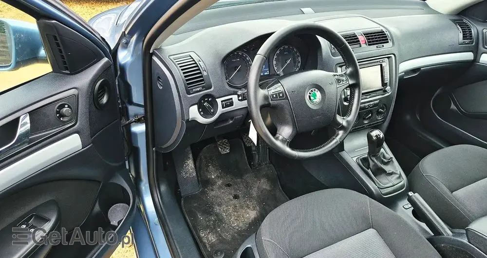SKODA Octavia 1.6 Family Plus