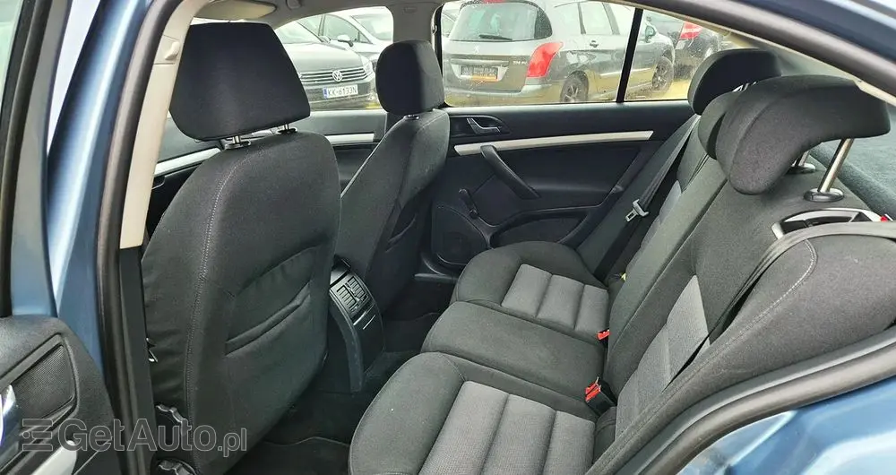 SKODA Octavia 1.6 Family Plus