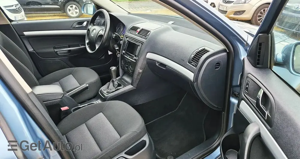 SKODA Octavia 1.6 Family Plus