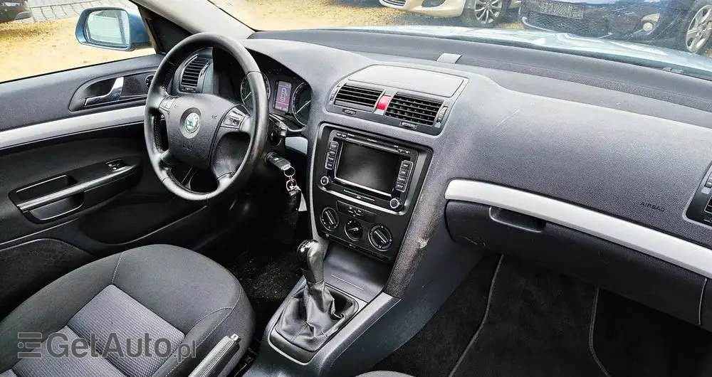 SKODA Octavia 1.6 Family Plus