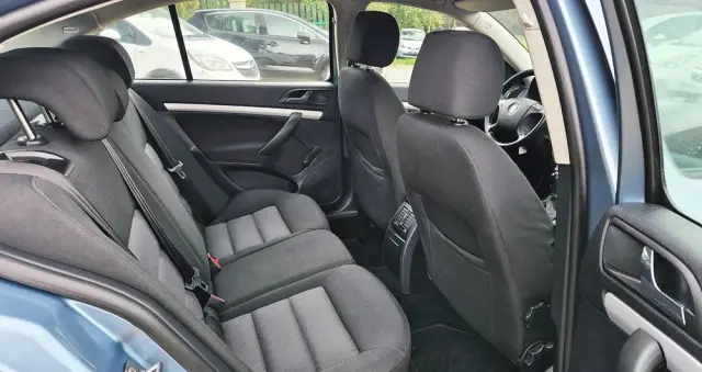 SKODA Octavia 1.6 Family Plus