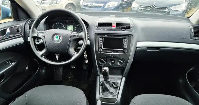 SKODA Octavia 1.6 Family Plus