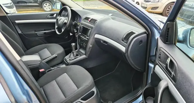 SKODA Octavia 1.6 Family Plus