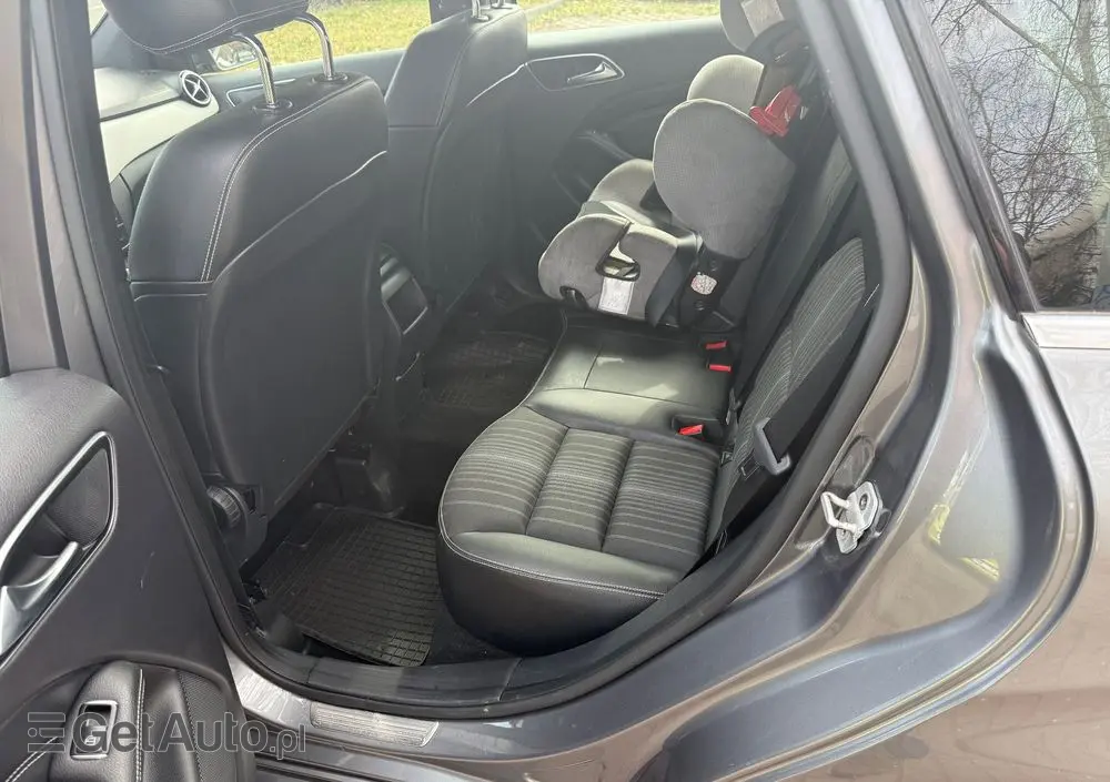 MERCEDES-BENZ Klasa B 180 CDI (BlueEFFICIENCY) 7G-DCT