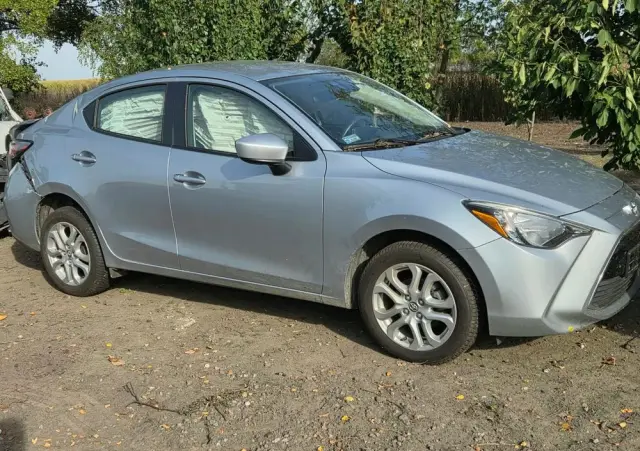 TOYOTA Yaris 1.5 S