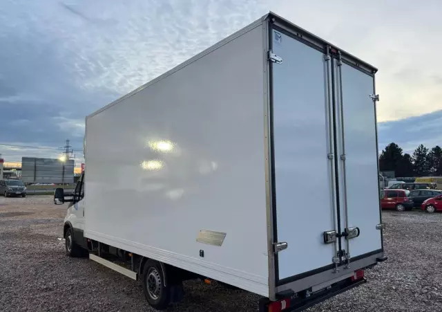IVECO Daily 35S18 HiMatic kontener 10eu palet 