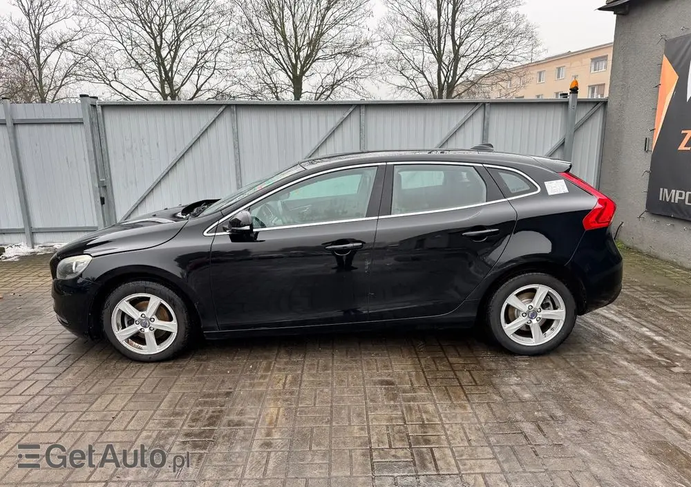 VOLVO V40 D2 Summum