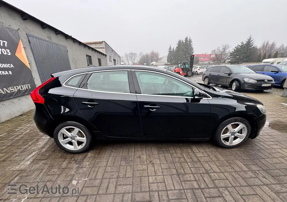 VOLVO V40 D2 Summum