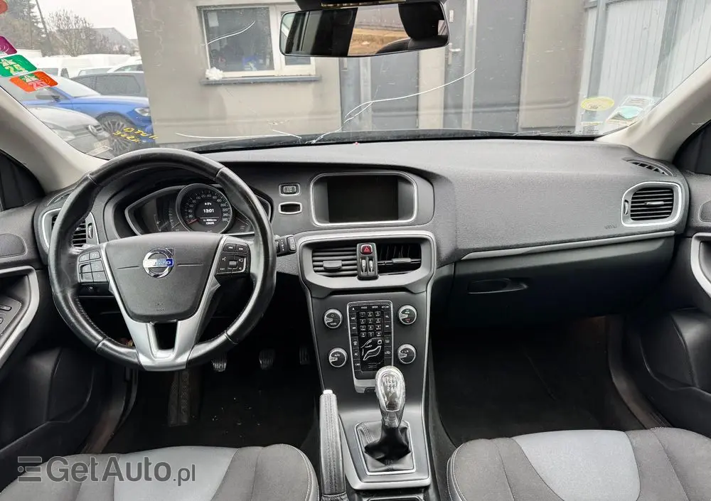 VOLVO V40 D2 Summum