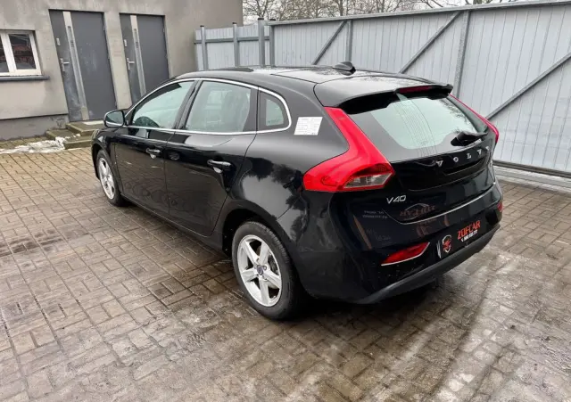 VOLVO V40 D2 Summum