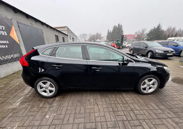 VOLVO V40 D2 Summum