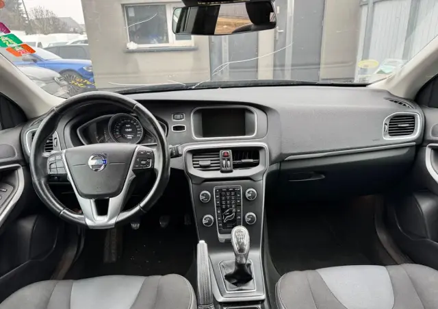 VOLVO V40 D2 Summum