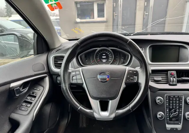 VOLVO V40 D2 Summum