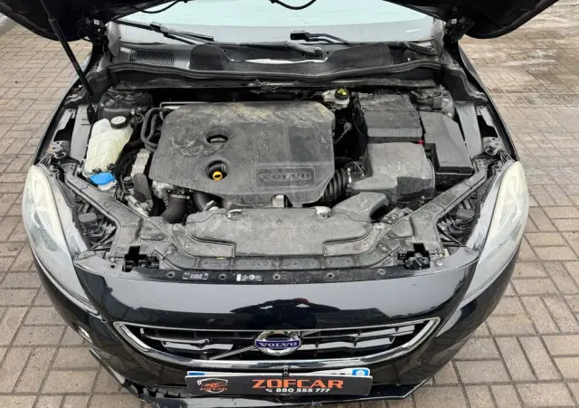 VOLVO V40 D2 Summum