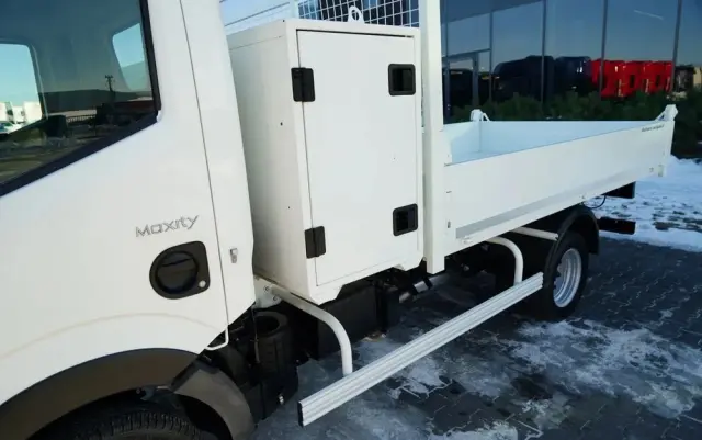 RENAULT MAXITY 140 / ZABUDOWA BURTOWA / BLIŹNIAK / MANUAL / 3 MIEJSCA / 