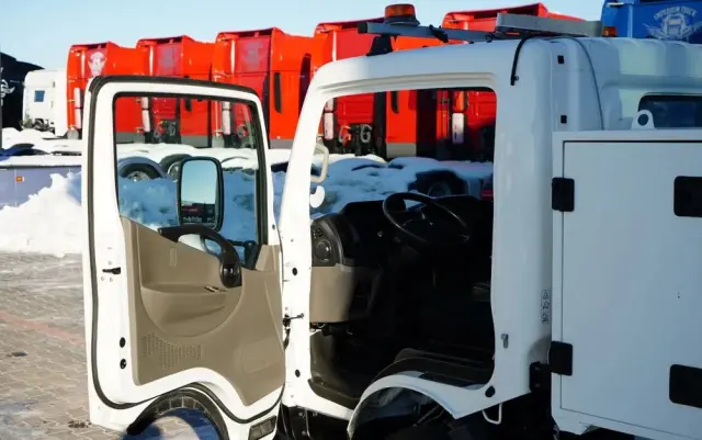 RENAULT MAXITY 140 / ZABUDOWA BURTOWA / BLIŹNIAK / MANUAL / 3 MIEJSCA / 