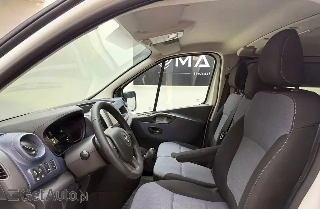 OPEL Vivaro 