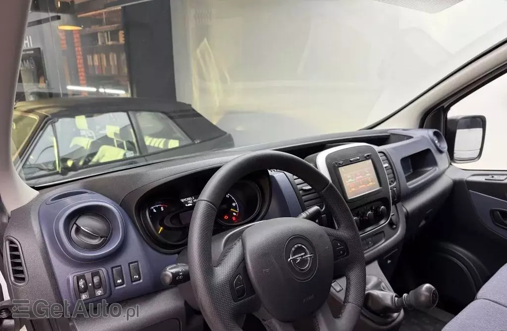 OPEL Vivaro 